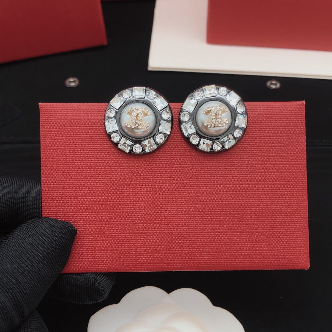 18K Chanel Crystals Black Earrings