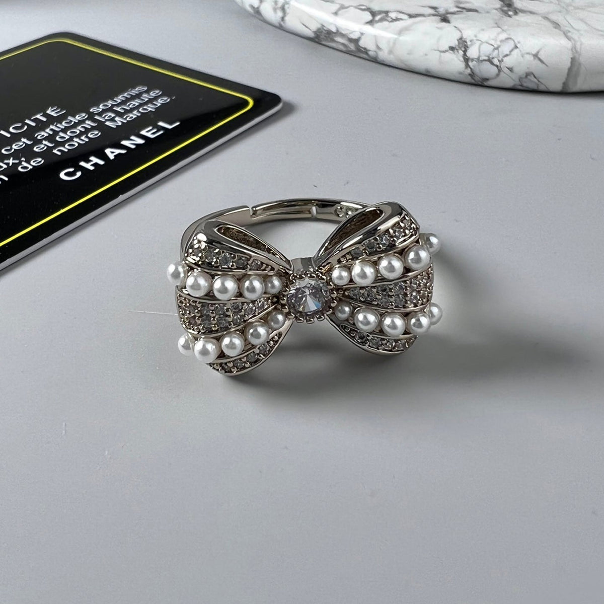 18K  Chanel Bow Tie Pearls Ring