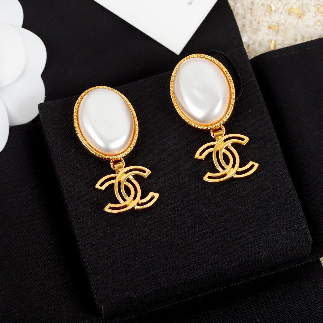 18K  Chanel Big Pearl Pendant Earrings