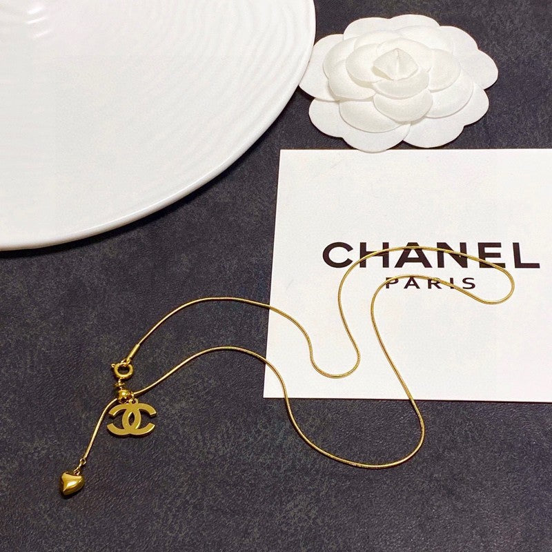 18K  Chanel Heart Pendant Gold Necklace